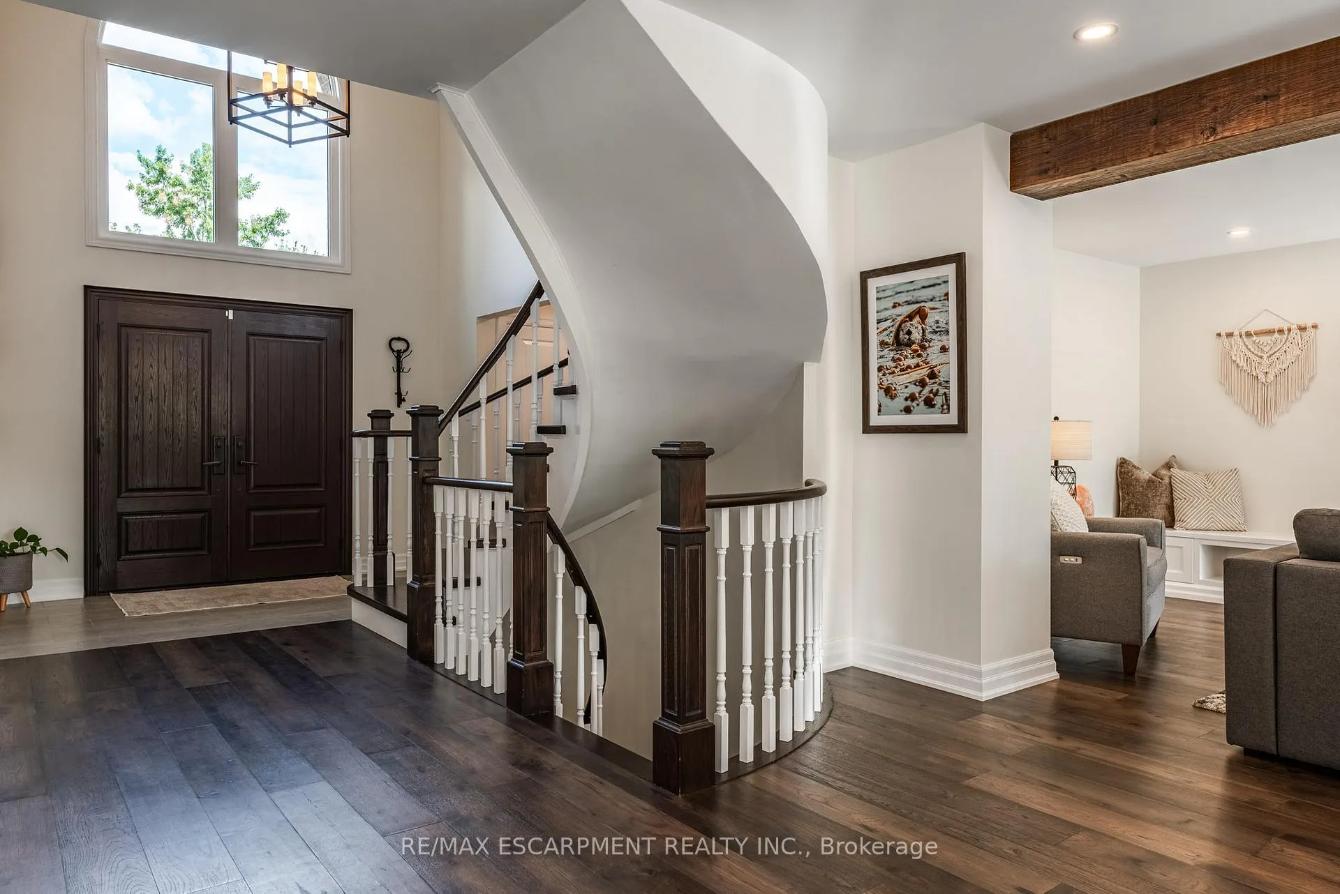 Photo 3 of 2130 Winding Way, Burlington, Headon — HOMEH
