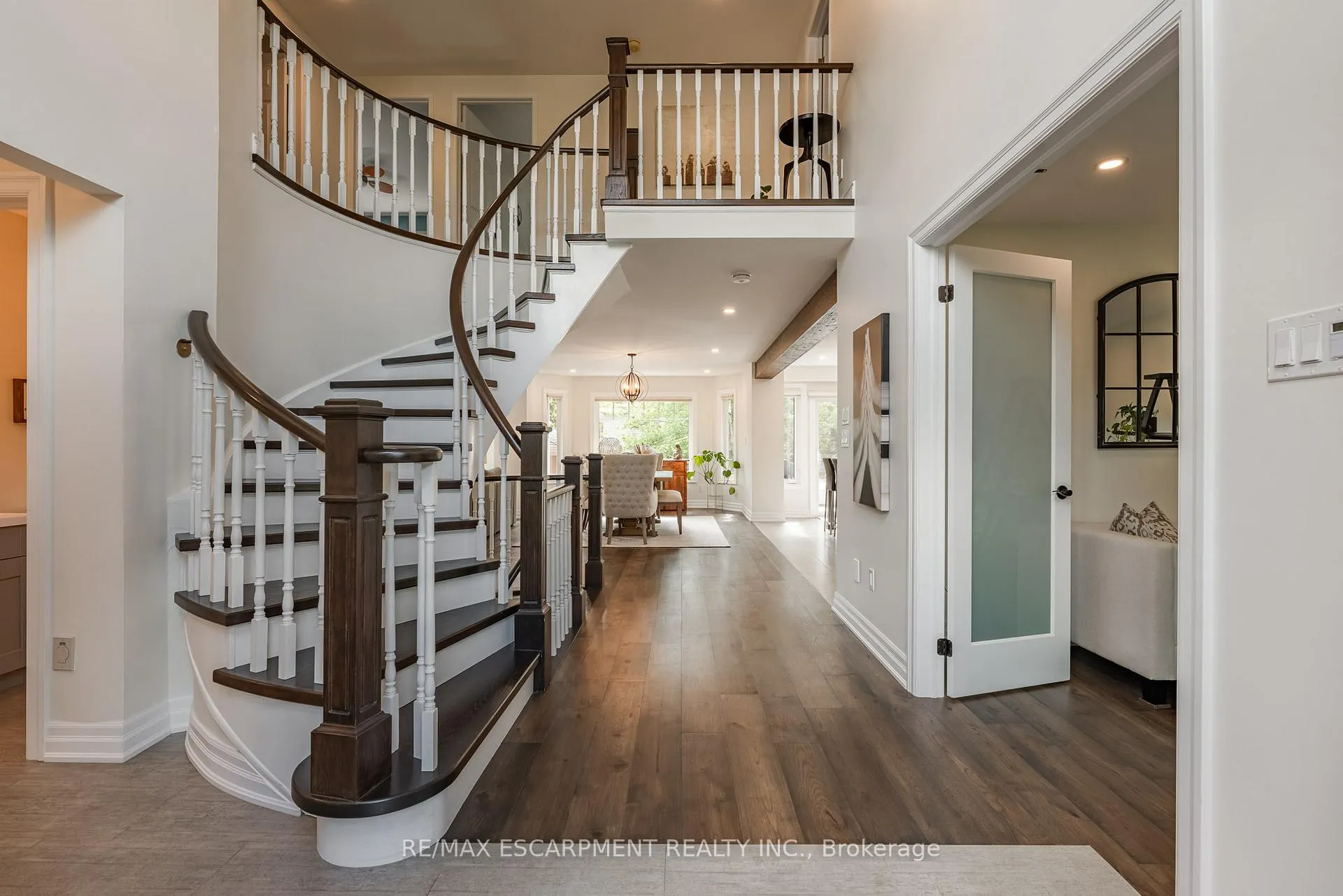 Photo 5 of 2130 Winding Way, Burlington, Headon — HOMEH