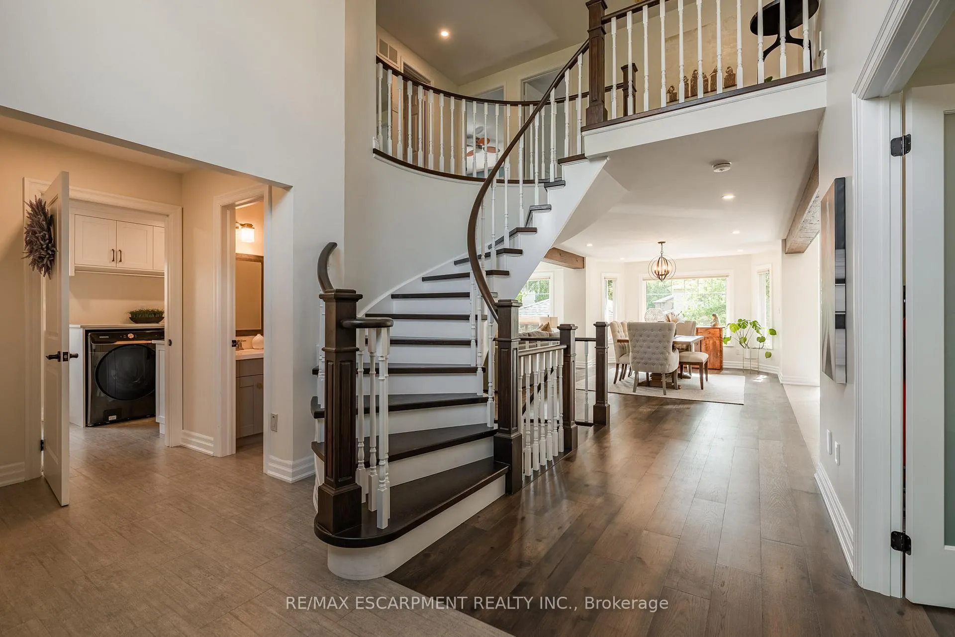 Photo 6 of 2130 Winding Way, Burlington, Headon — HOMEH