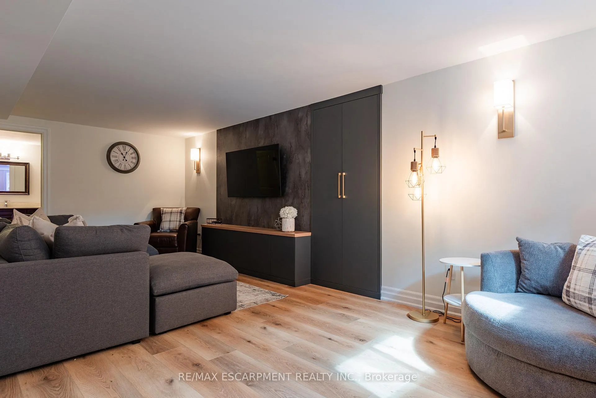 Photo 33 of 2130 Winding Way, Burlington, Headon — HOMEH