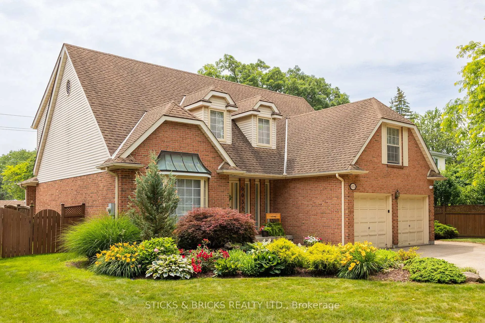 Photo 3 of 6032 Mountaingate Drive, Niagara Falls, Church's Lane — HOMEH