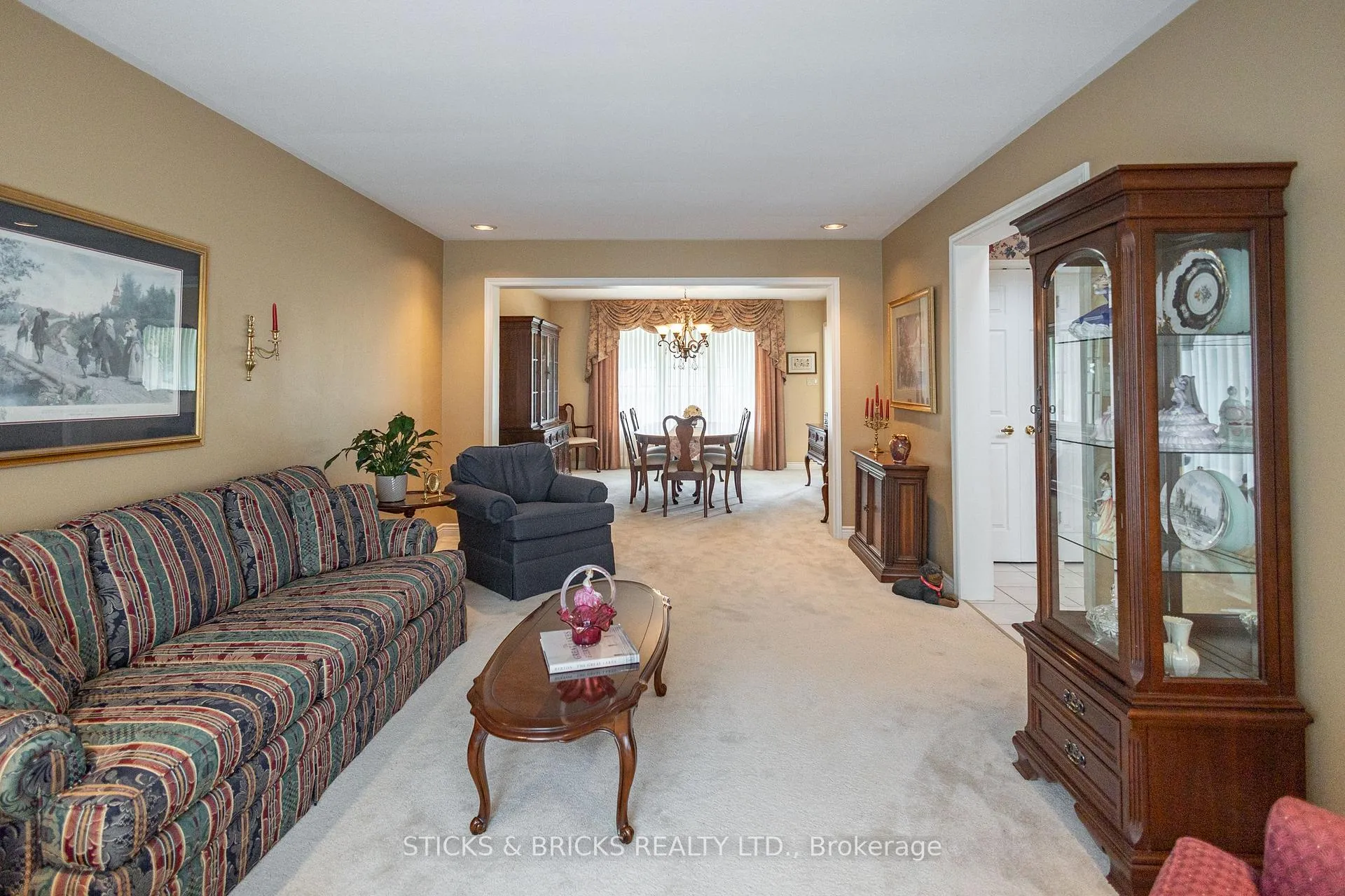 Photo 5 of 6032 Mountaingate Drive, Niagara Falls, Church's Lane — HOMEH