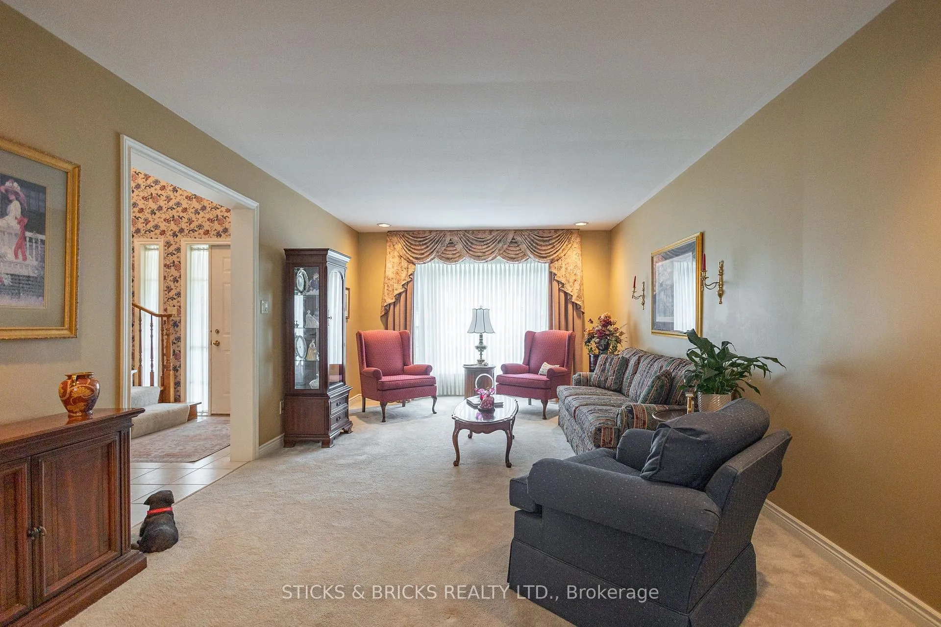 Photo 6 of 6032 Mountaingate Drive, Niagara Falls, Church's Lane — HOMEH
