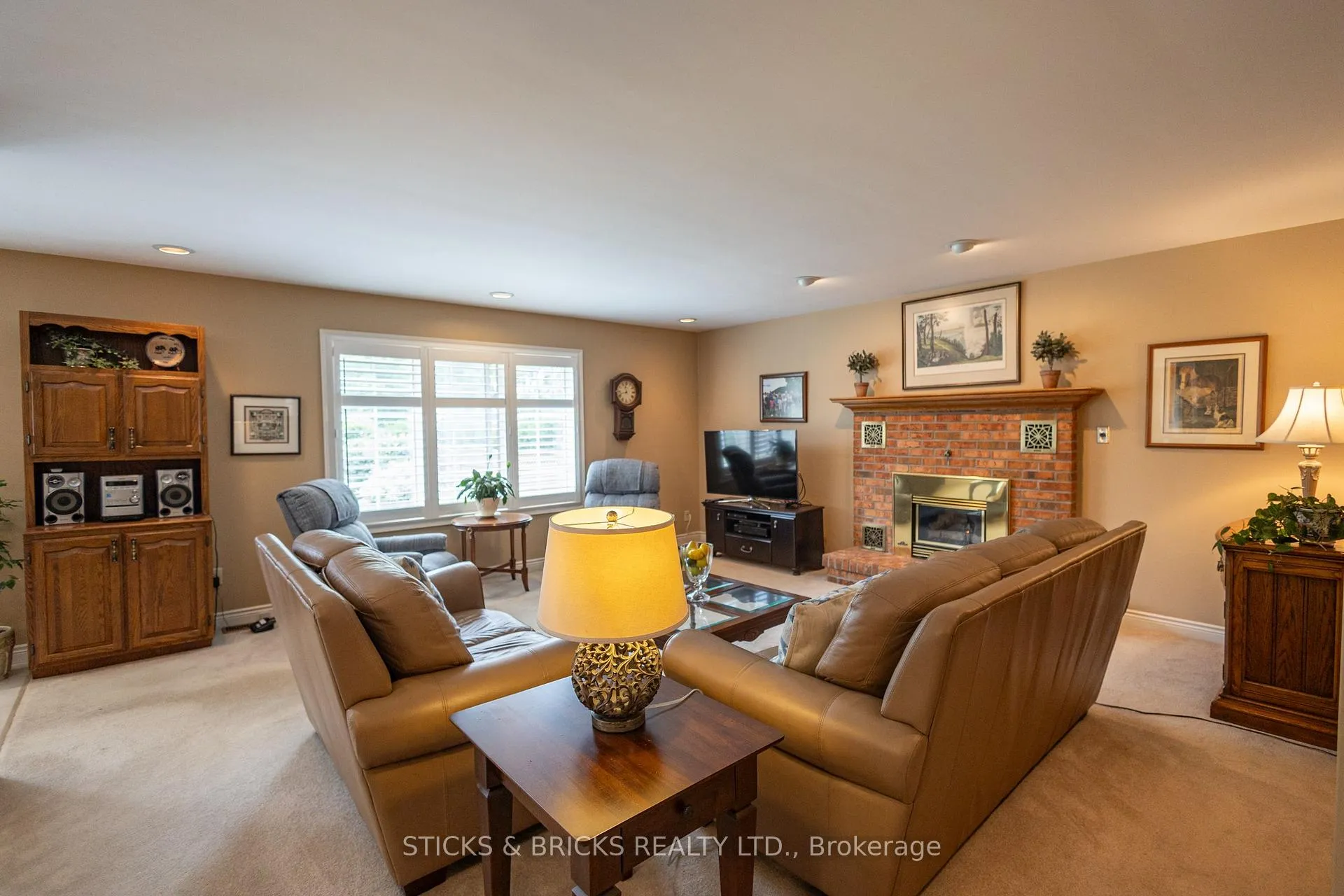 Photo 10 of 6032 Mountaingate Drive, Niagara Falls, Church's Lane — HOMEH