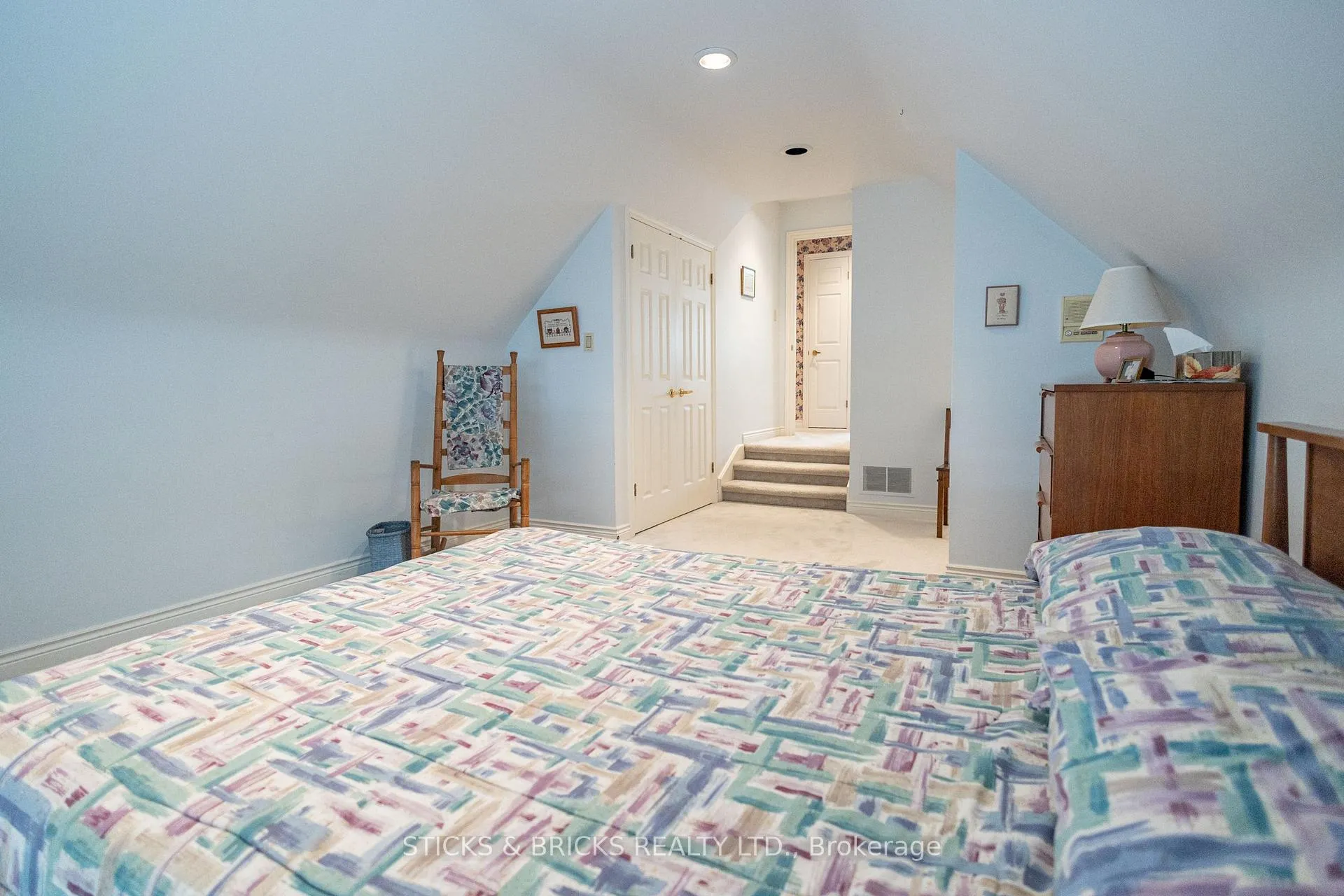 Photo 23 of 6032 Mountaingate Drive, Niagara Falls, Church's Lane — HOMEH