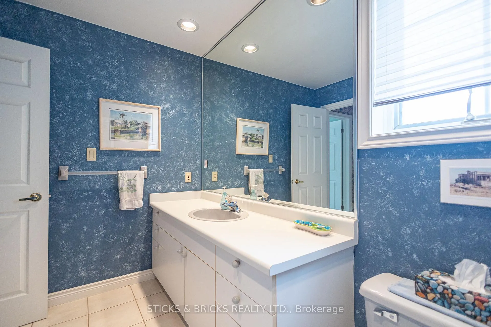 Photo 26 of 6032 Mountaingate Drive, Niagara Falls, Church's Lane — HOMEH