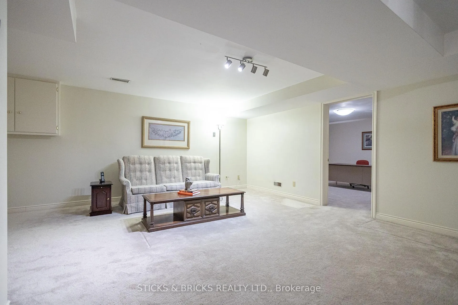 Photo 29 of 6032 Mountaingate Drive, Niagara Falls, Church's Lane — HOMEH
