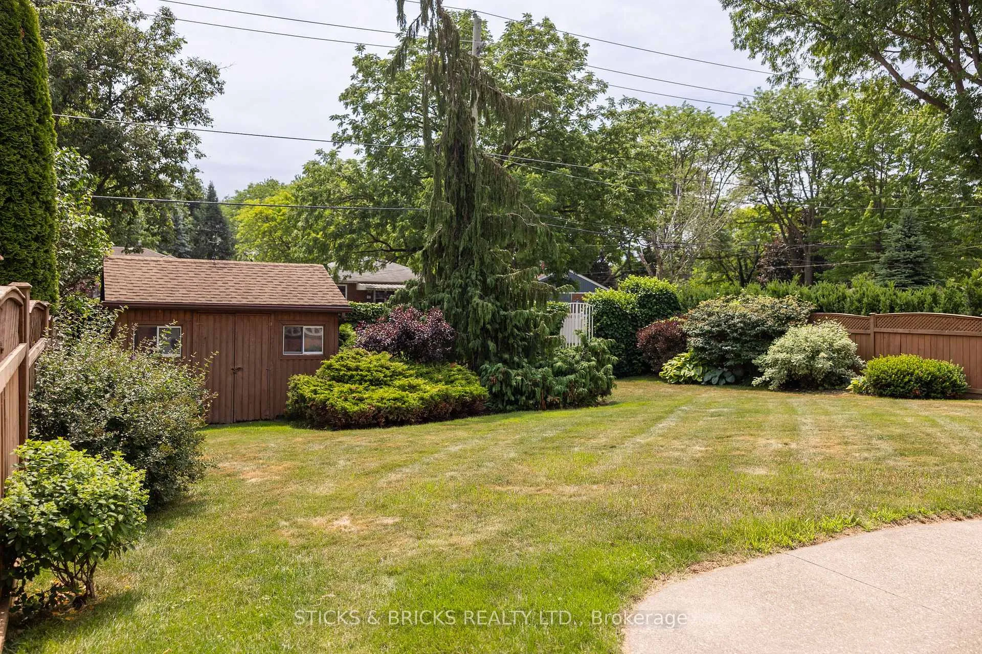 Photo 34 of 6032 Mountaingate Drive, Niagara Falls, Church's Lane — HOMEH