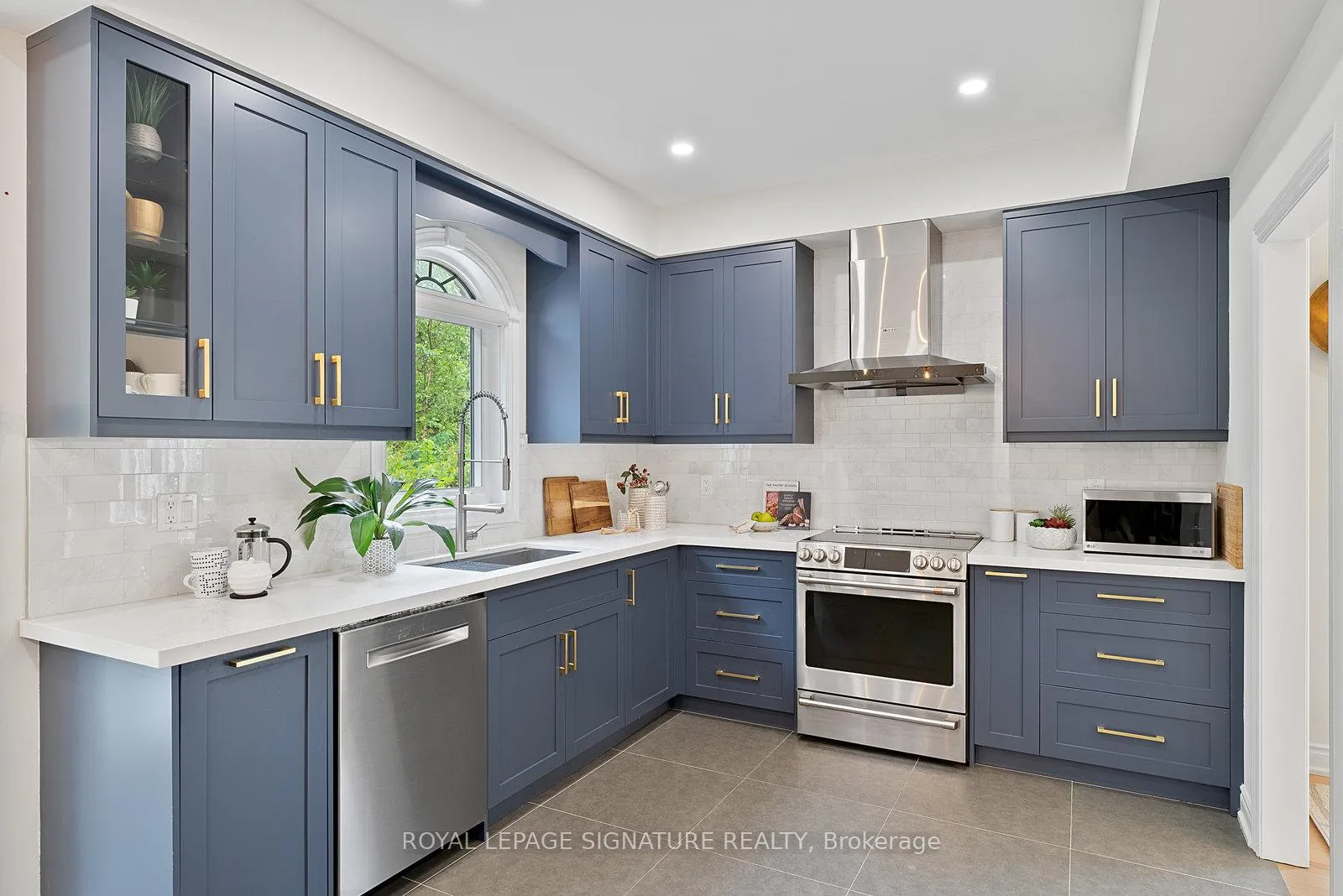 Photo 12 of 35 Mallory Avenue, Markham, Milliken Mills East — HOMEH