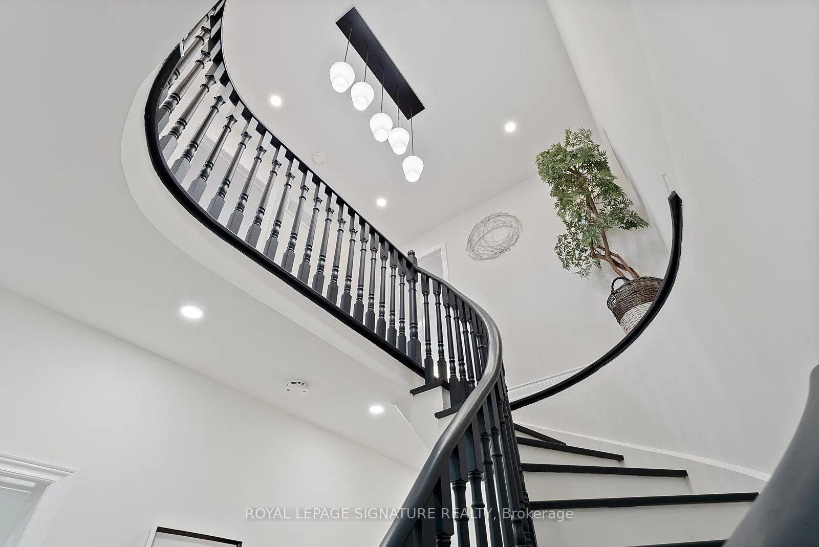 Photo 21 of 35 Mallory Avenue, Markham, Milliken Mills East — HOMEH