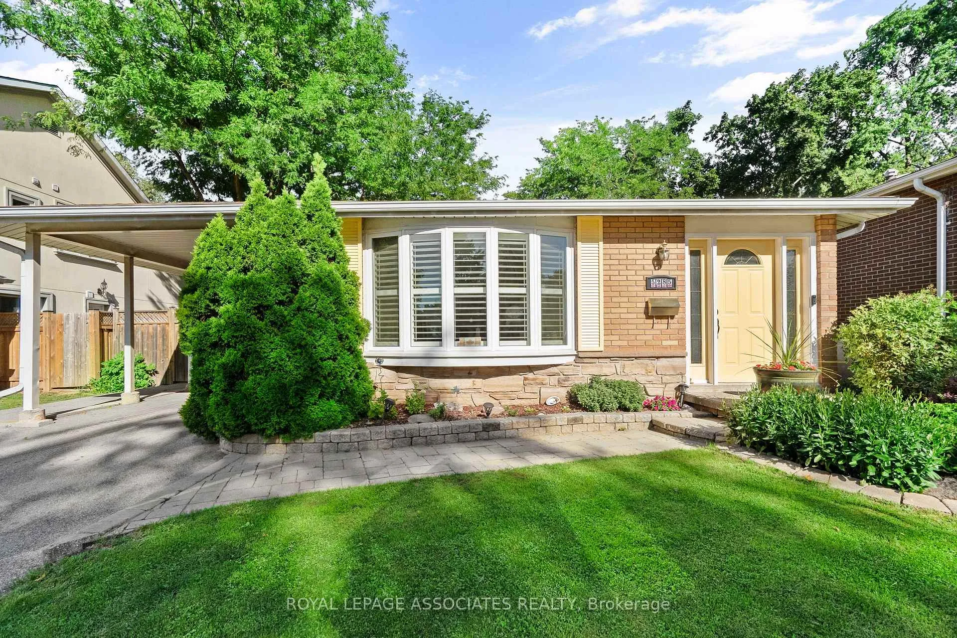 Photo 2 of 5285 Cindy Lane, Burlington, Appleby — HOMEH