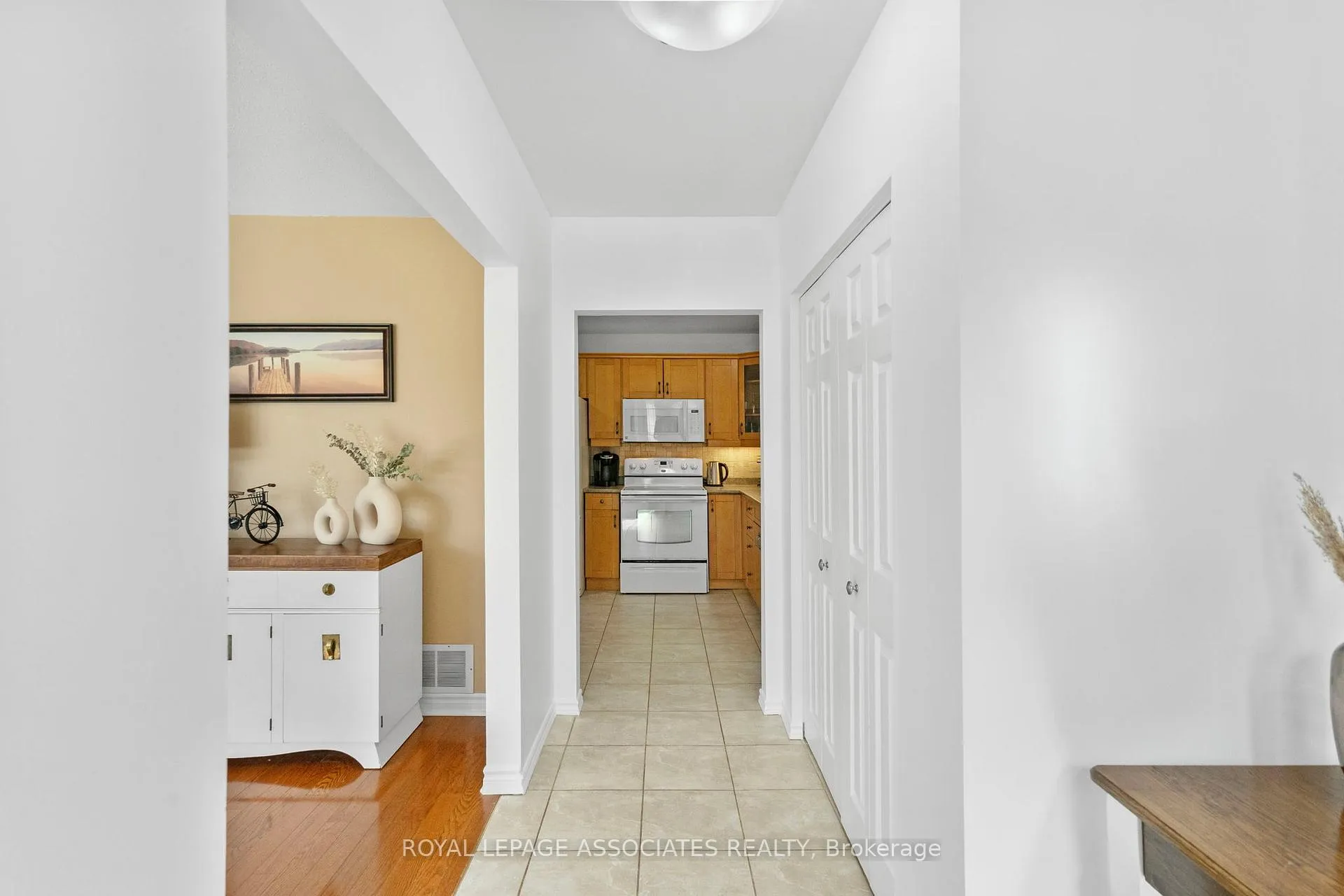 Photo 10 of 5285 Cindy Lane, Burlington, Appleby — HOMEH