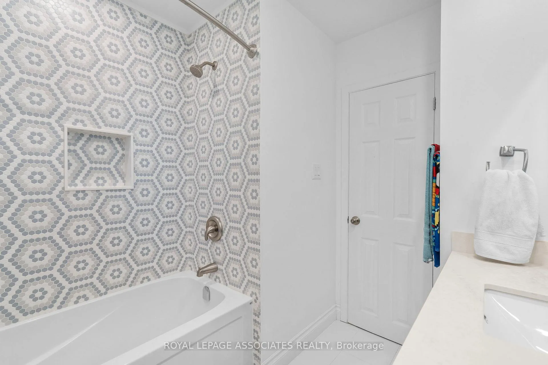 Photo 22 of 5285 Cindy Lane, Burlington, Appleby — HOMEH