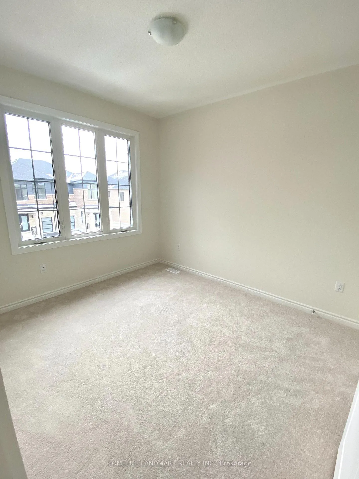 Photo 7 of 2924 Nakina Street, Pickering, Rural Pickering — HOMEH