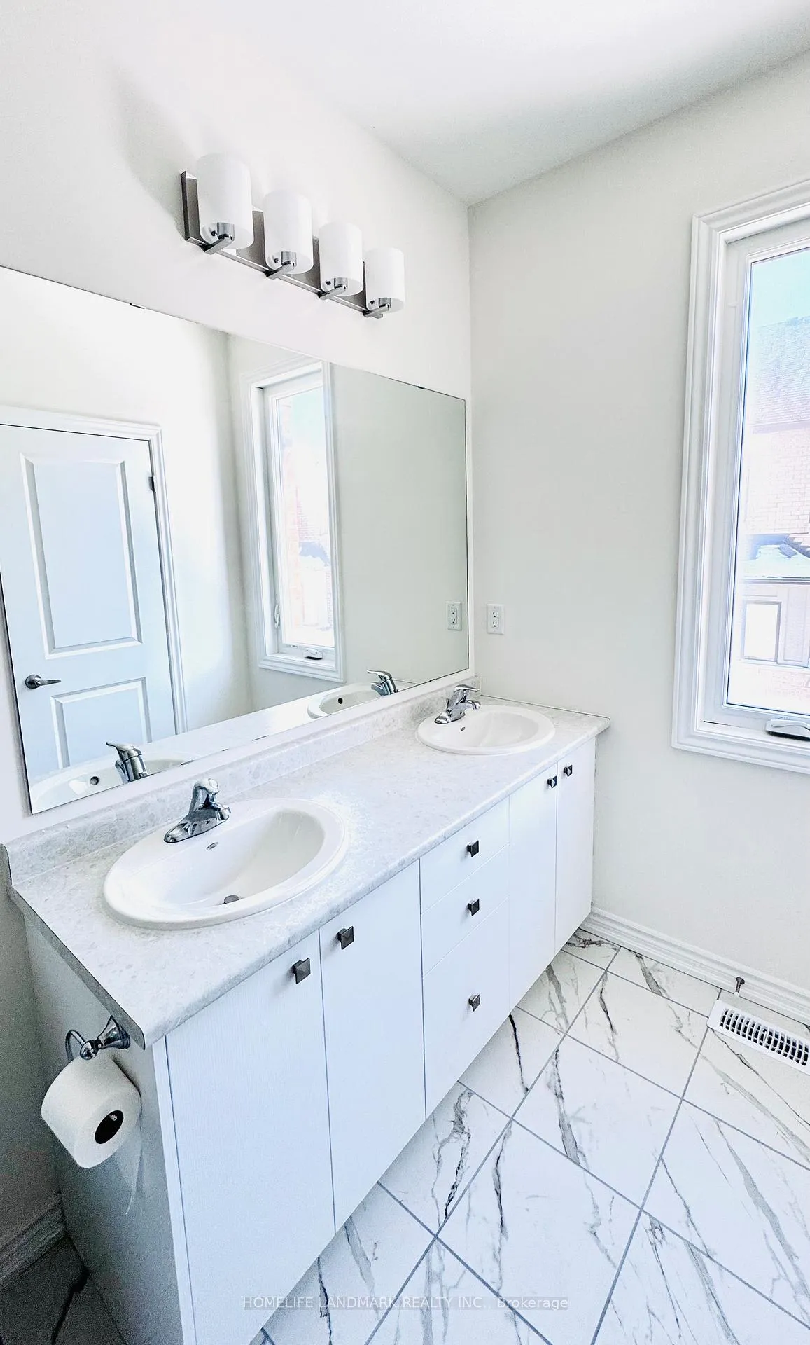 Photo 8 of 2924 Nakina Street, Pickering, Rural Pickering — HOMEH