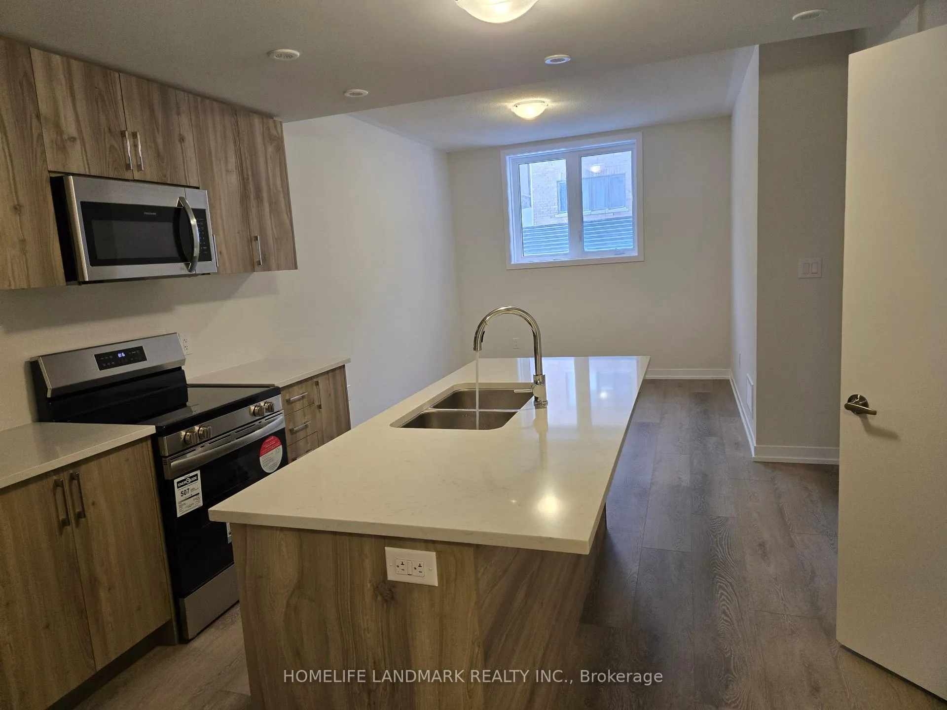 Photo 6 of 18B Ziibi Way N, Clarington, Newcastle — HOMEH