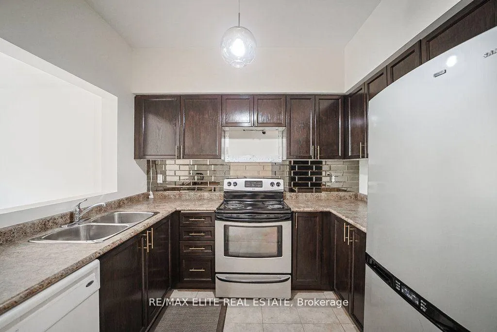 Photo 7 of Unit 79, 1250 St Martins Drive, Pickering, Bay Ridges — HOMEH