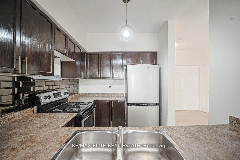 Photo 9 of Unit 79, 1250 St Martins Drive, Pickering, Bay Ridges — HOMEH