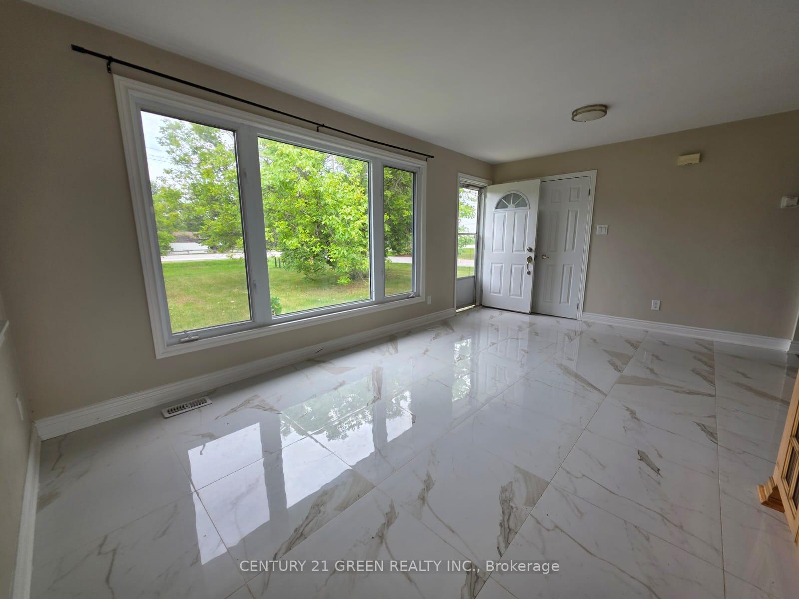 Photo 2 of 418 Mountain Road, Grimsby, Grimsby Escarpment — HOMEH