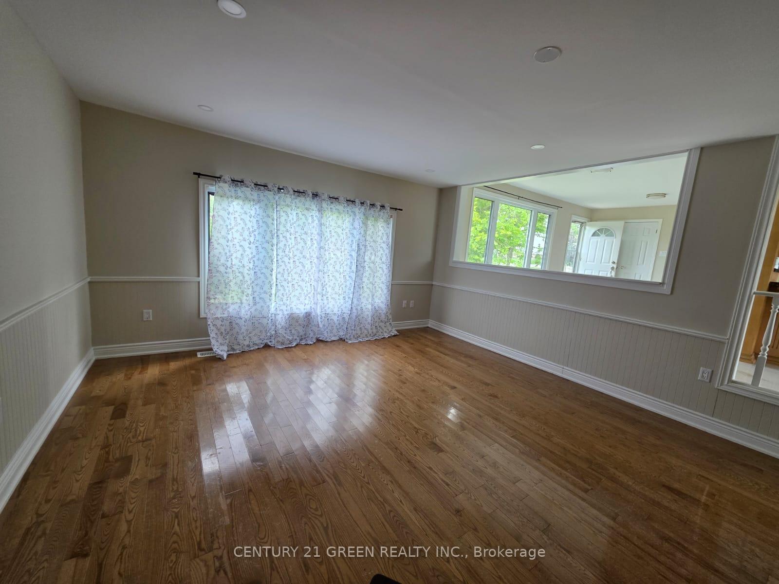Photo 8 of 418 Mountain Road, Grimsby, Grimsby Escarpment — HOMEH