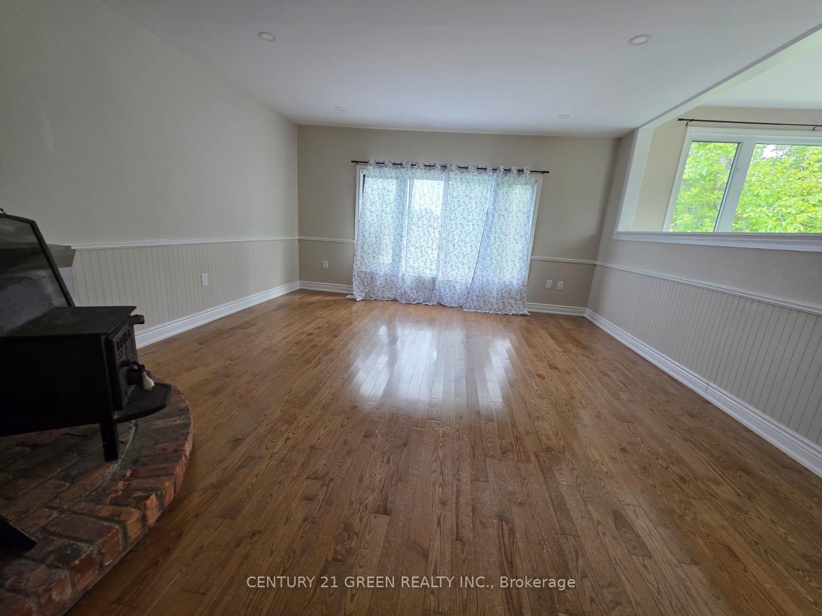 Photo 9 of 418 Mountain Road, Grimsby, Grimsby Escarpment — HOMEH