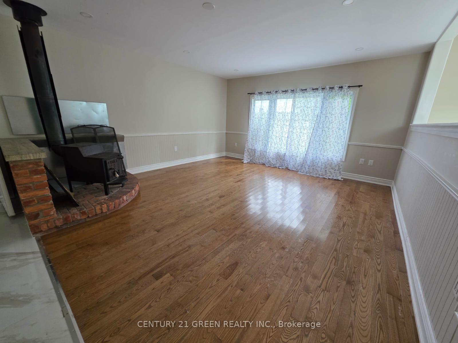 Photo 11 of 418 Mountain Road, Grimsby, Grimsby Escarpment — HOMEH