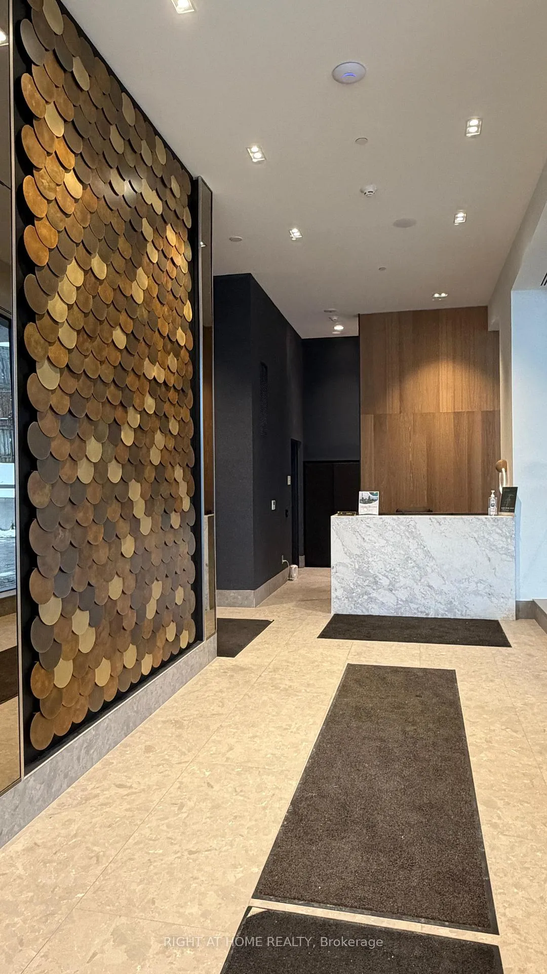 Photo 2 of Unit 323, 1720 Bayview Avenue, Toronto, Mount Pleasant East — HOMEH