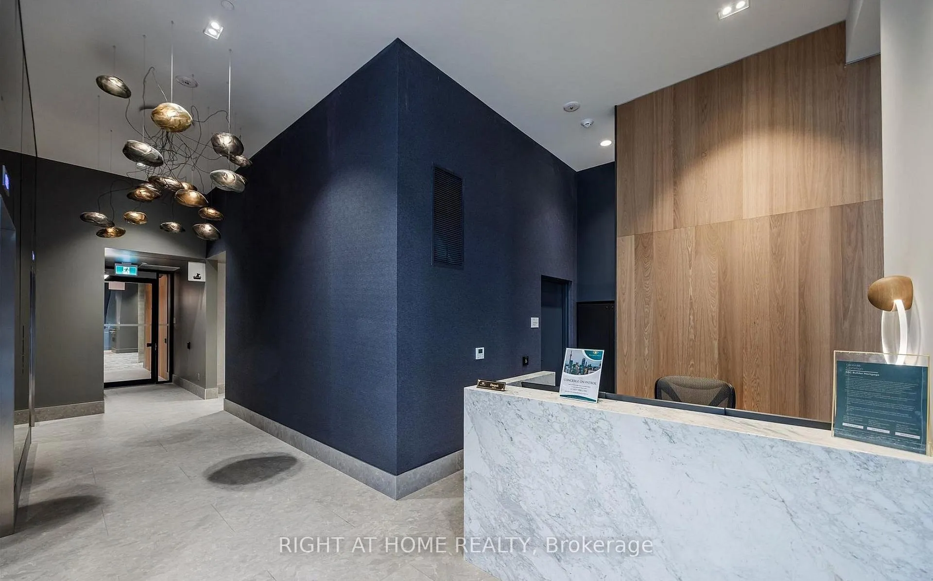 Photo 3 of Unit 323, 1720 Bayview Avenue, Toronto, Mount Pleasant East — HOMEH