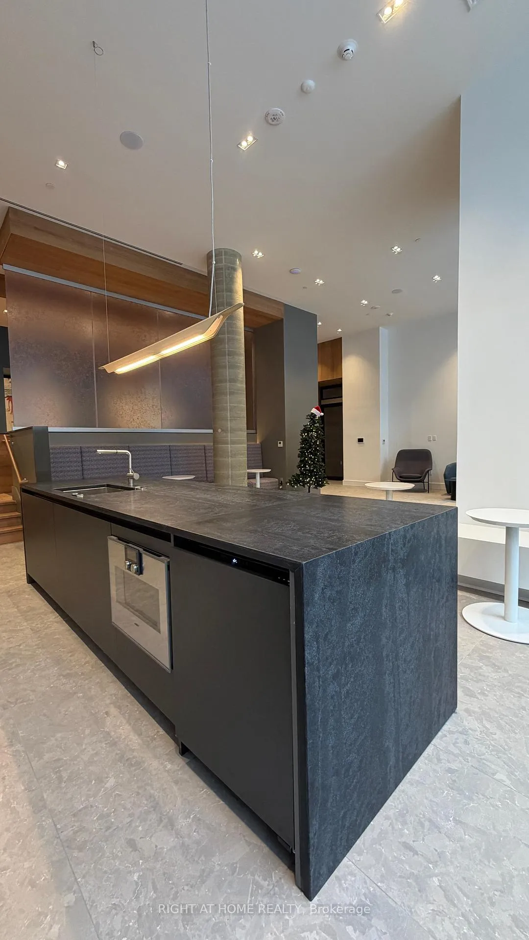 Photo 7 of Unit 323, 1720 Bayview Avenue, Toronto, Mount Pleasant East — HOMEH