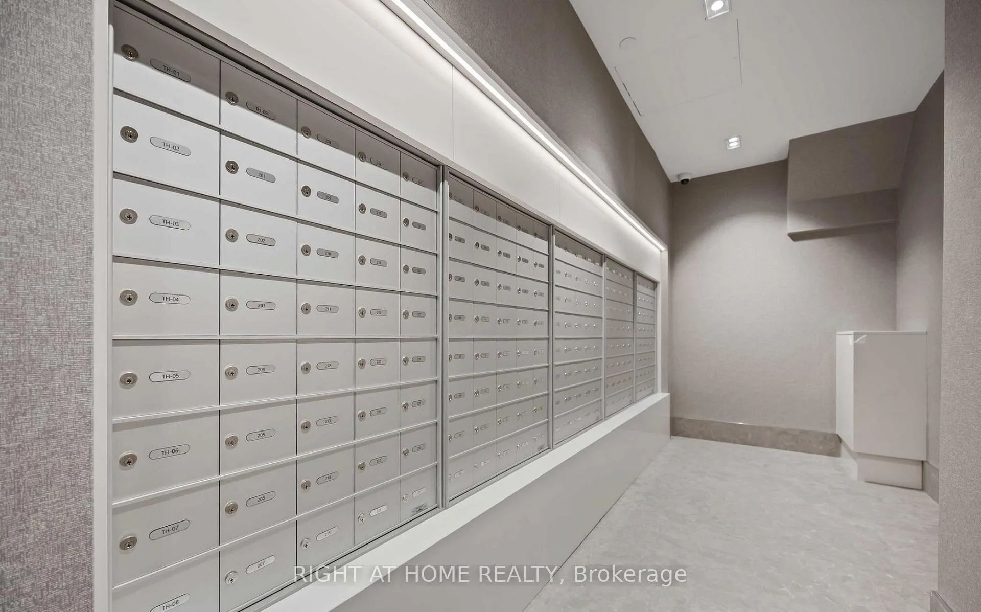 Photo 8 of Unit 323, 1720 Bayview Avenue, Toronto, Mount Pleasant East — HOMEH