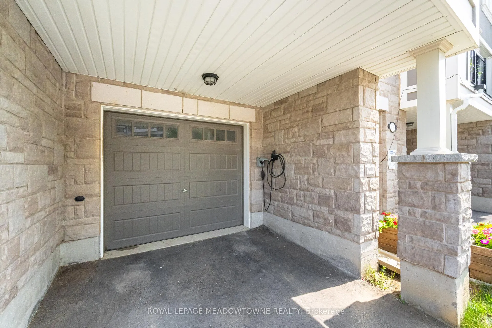 Photo 3 of 898 Cactus Point, Milton, Cobban — HOMEH