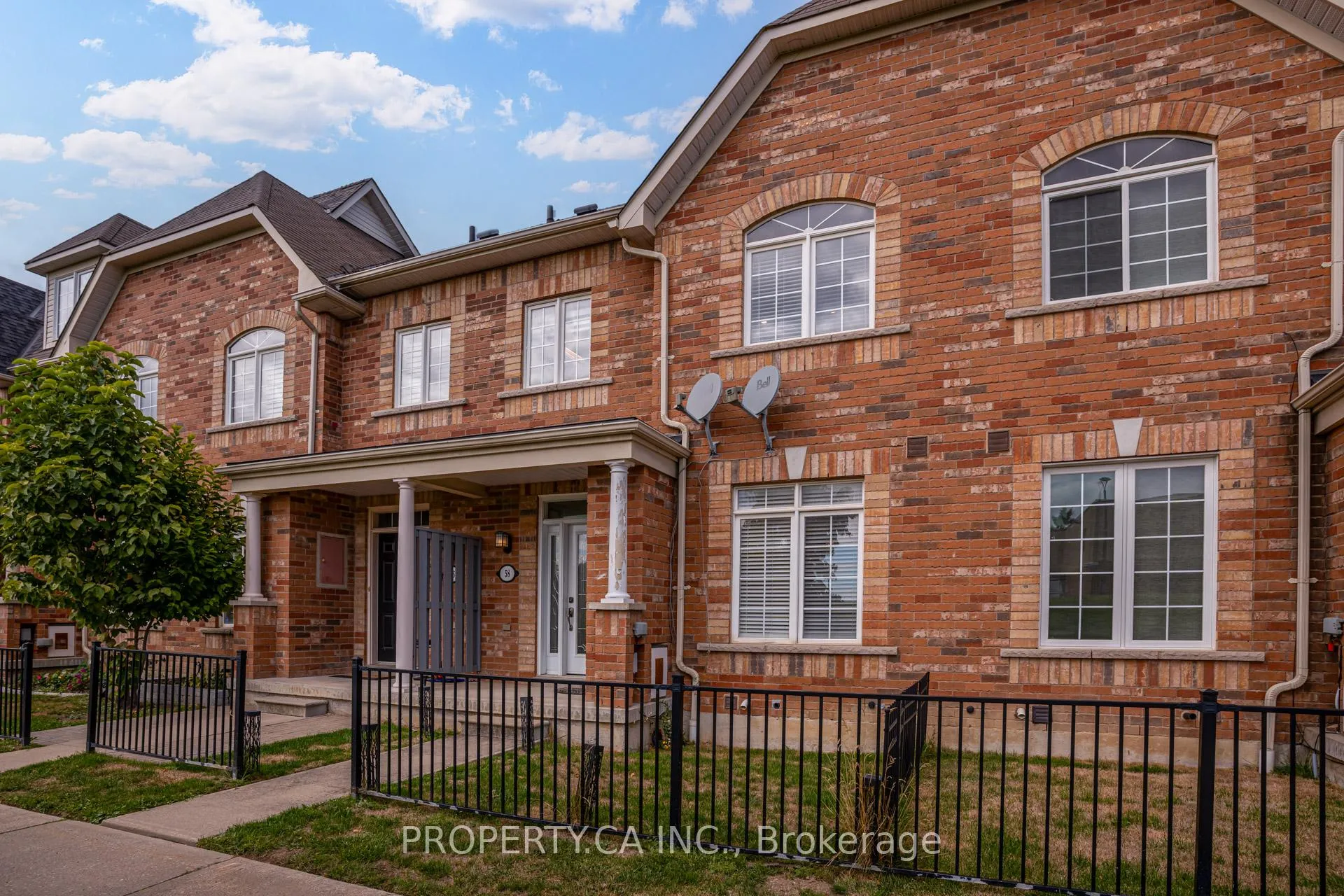 Photo 3 of 58 Wicker Park Way, Whitby, Pringle Creek — HOMEH