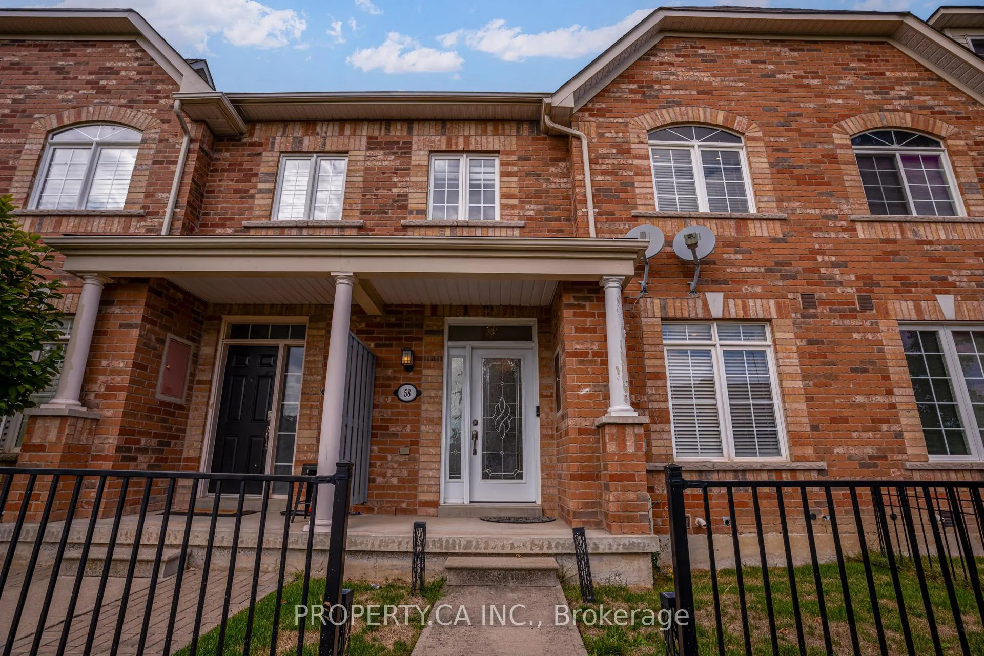 Photo 4 of 58 Wicker Park Way, Whitby, Pringle Creek — HOMEH