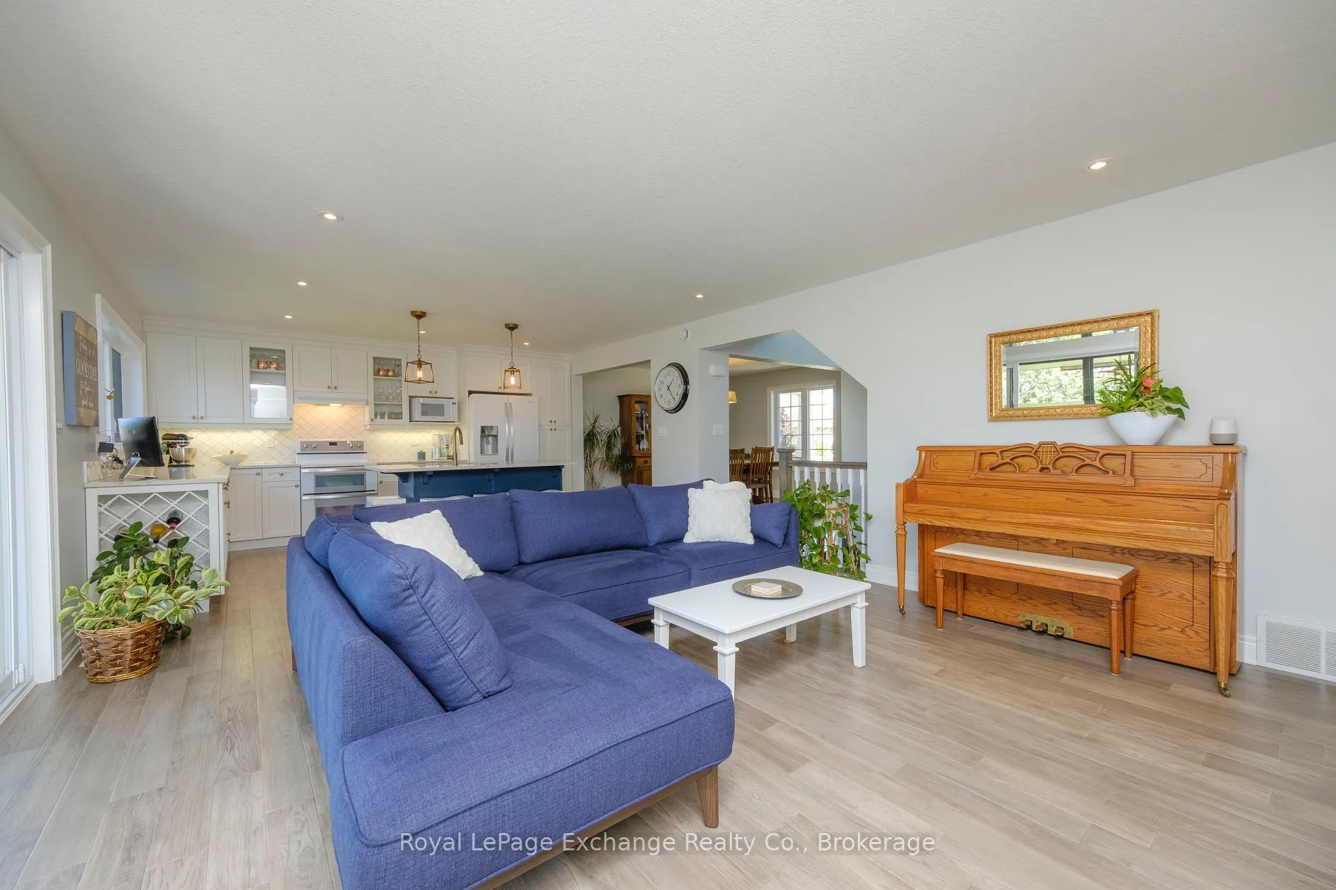 Photo 17 of 218 Wieck Boulevard, Kincardine — HOMEH