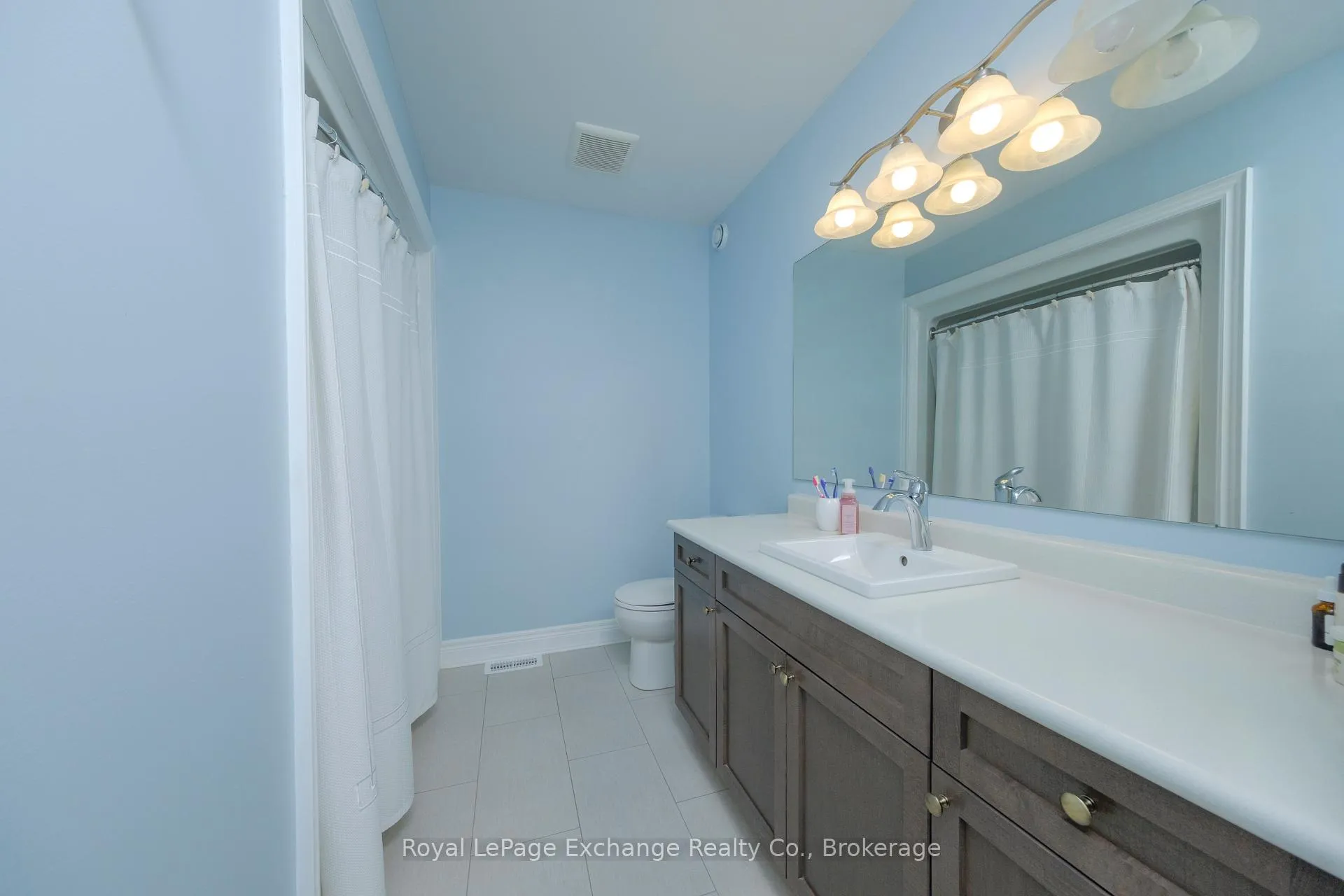 Photo 29 of 218 Wieck Boulevard, Kincardine — HOMEH