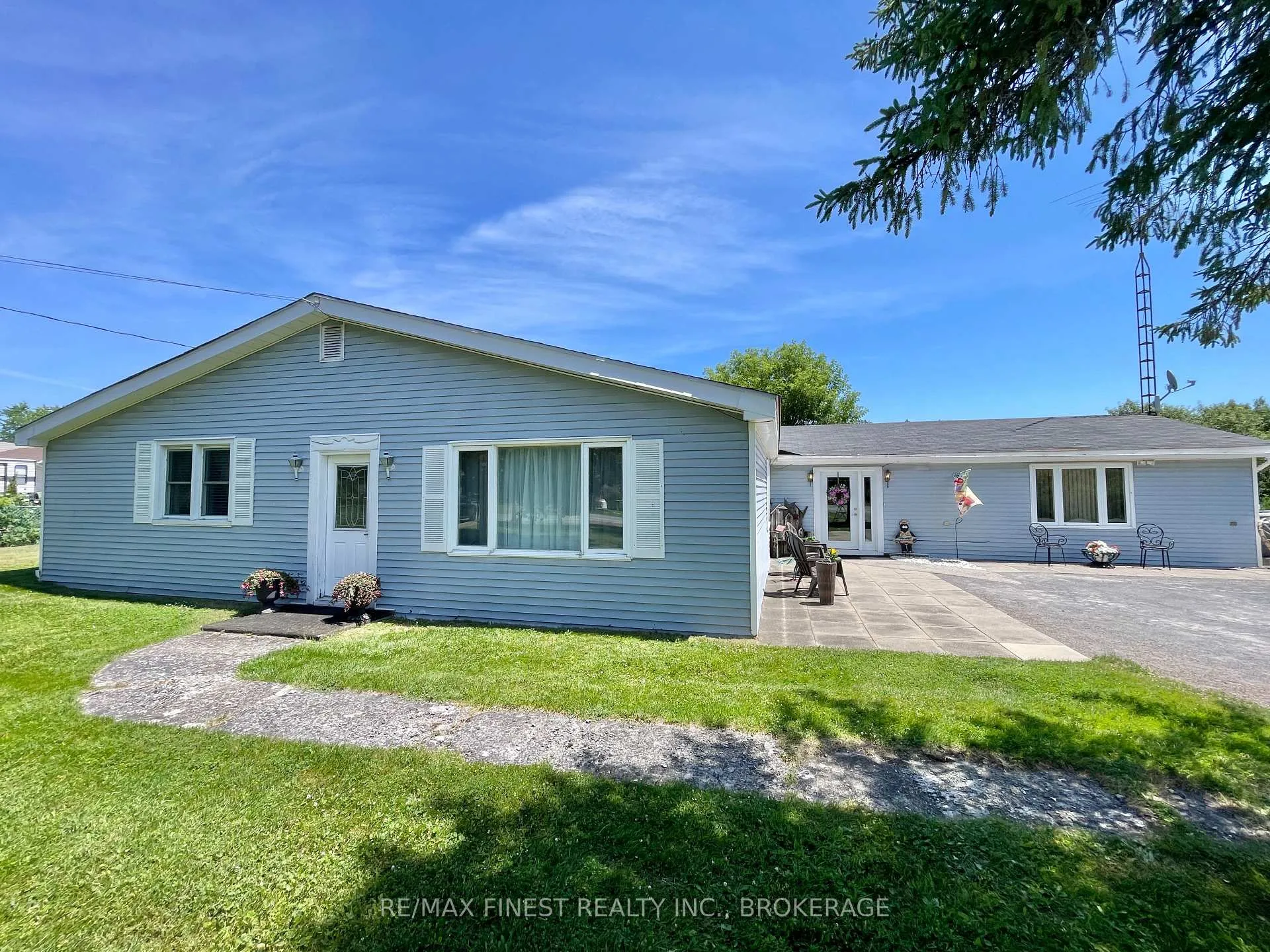 Photo 2 of 609 Millhaven Road, Loyalist, Lennox and Addington - South — HOMEH