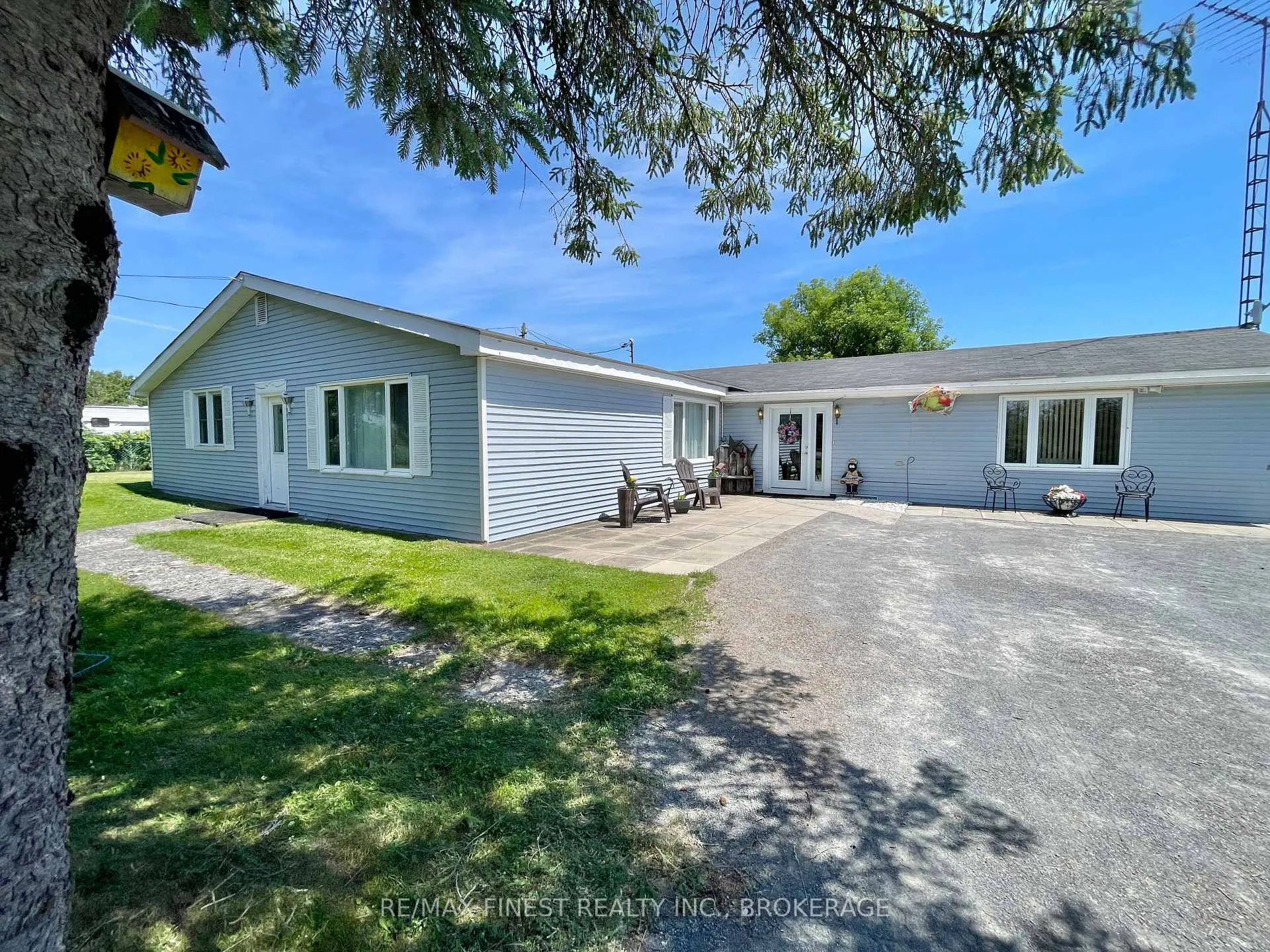 Photo 3 of 609 Millhaven Road, Loyalist, Lennox and Addington - South — HOMEH
