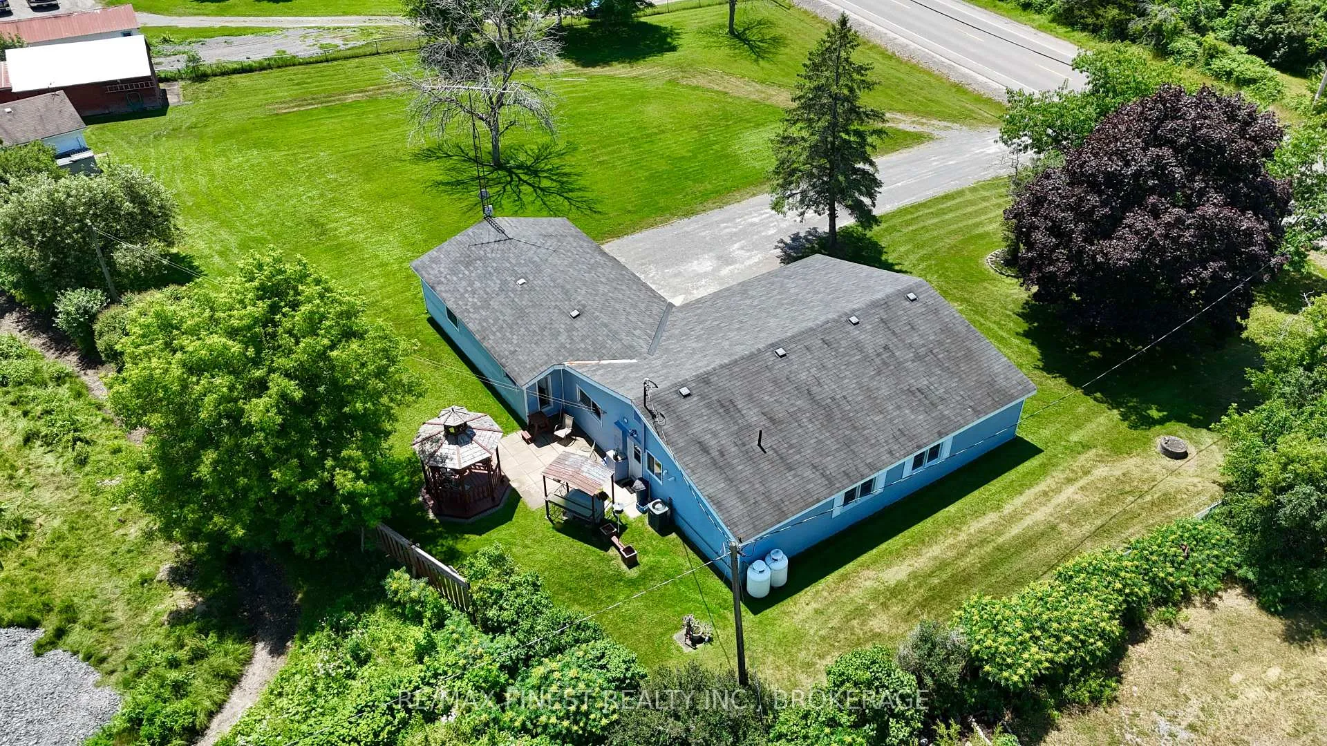 Photo 6 of 609 Millhaven Road, Loyalist, Lennox and Addington - South — HOMEH