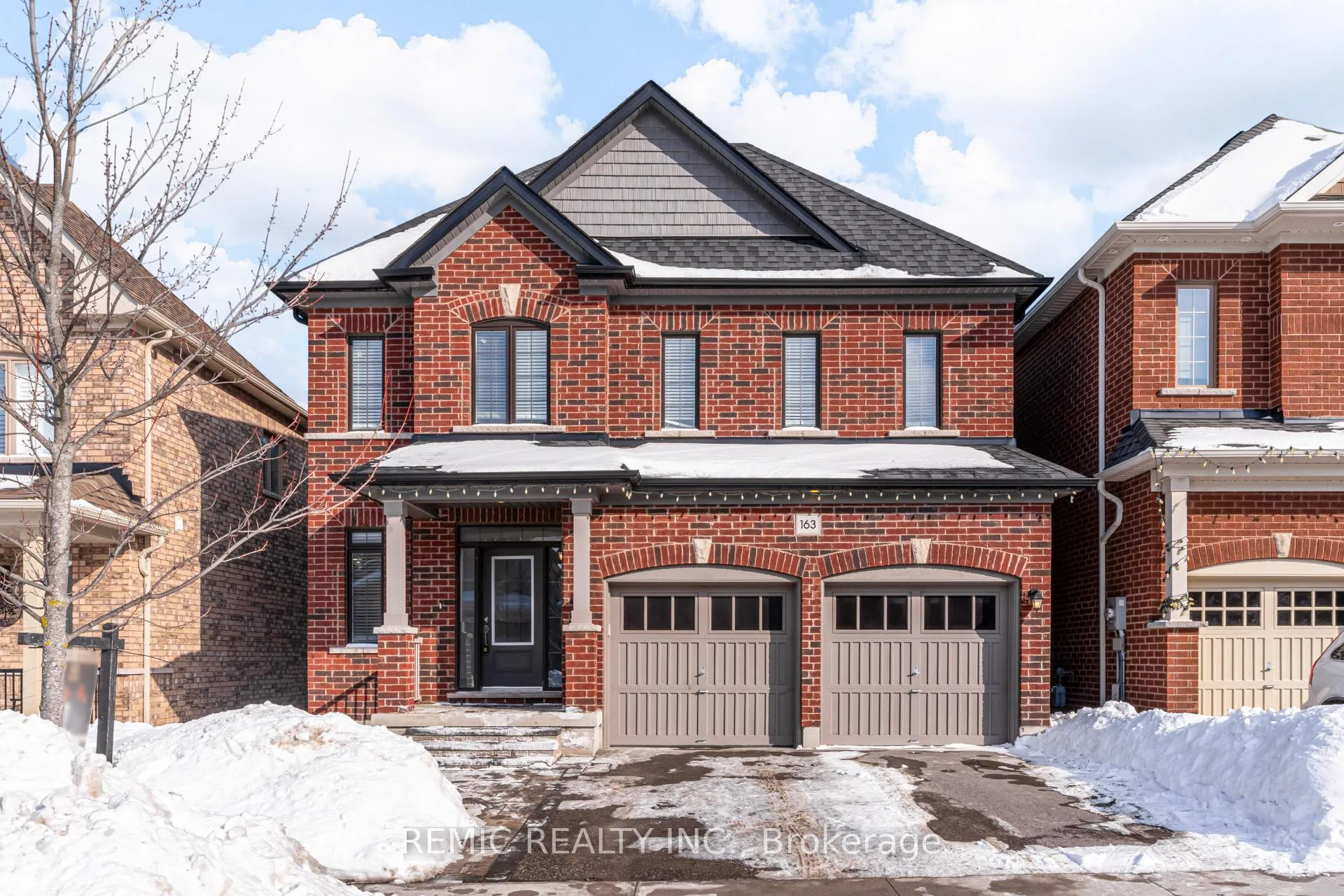 Front of 163 Crombie Street
