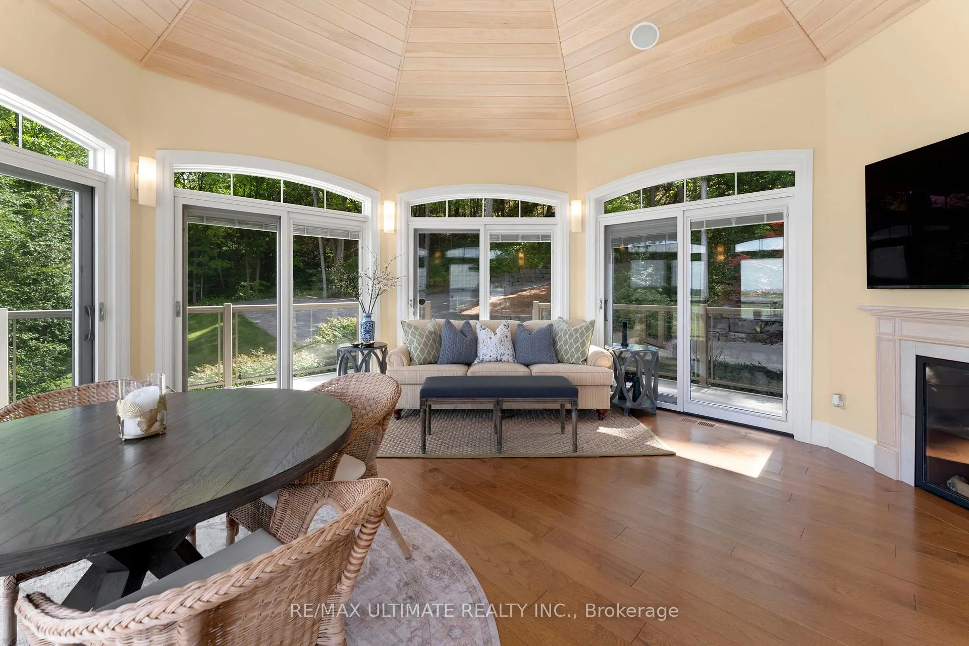 Photo 13 of 1086 County 14 Road, Prince Edward County, Sophiasburg Ward — HOMEH