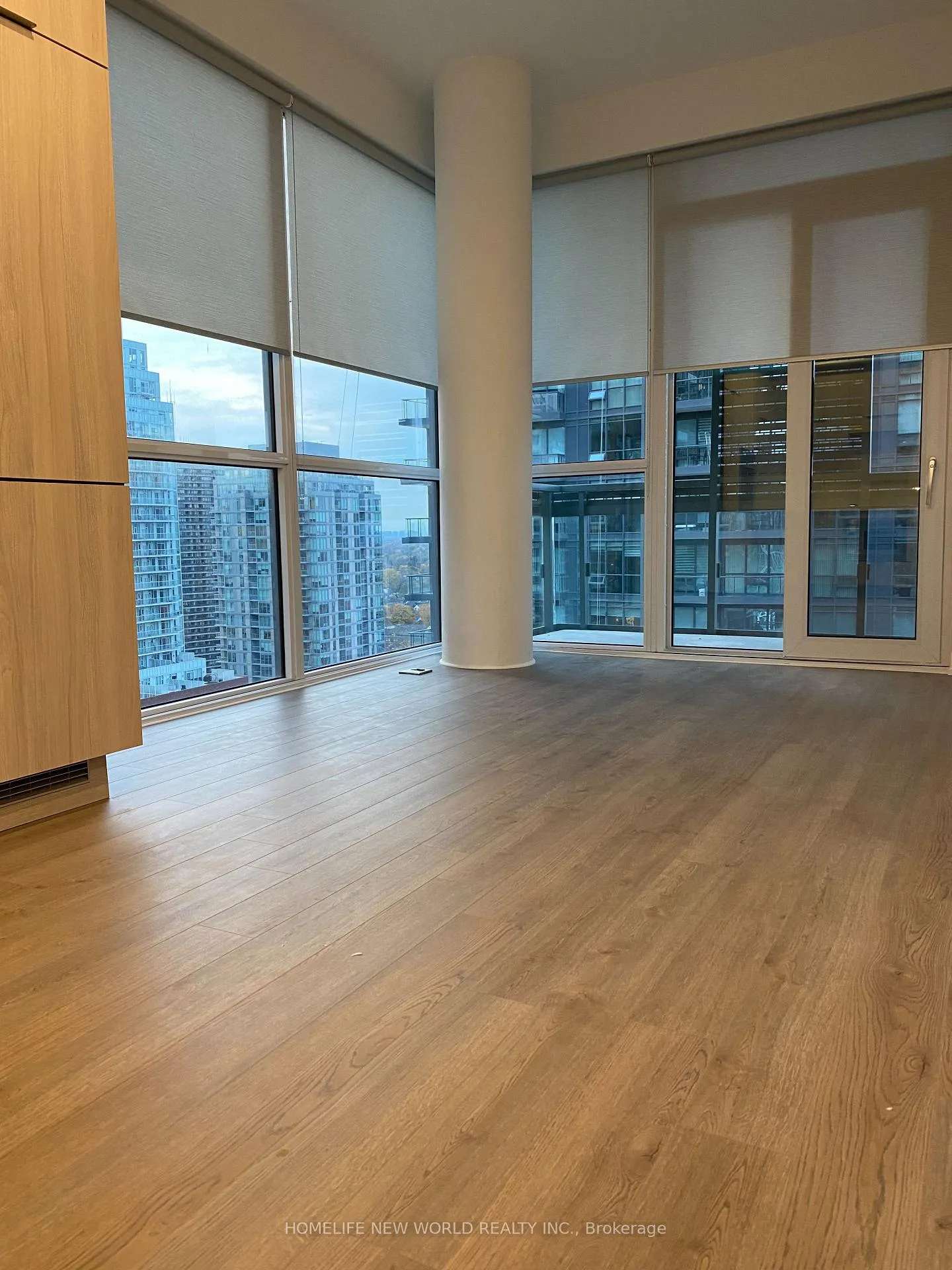 Photo 1 of Unit 2108, 39 Roehampton Avenue, Toronto, Mount Pleasant West — HOMEH