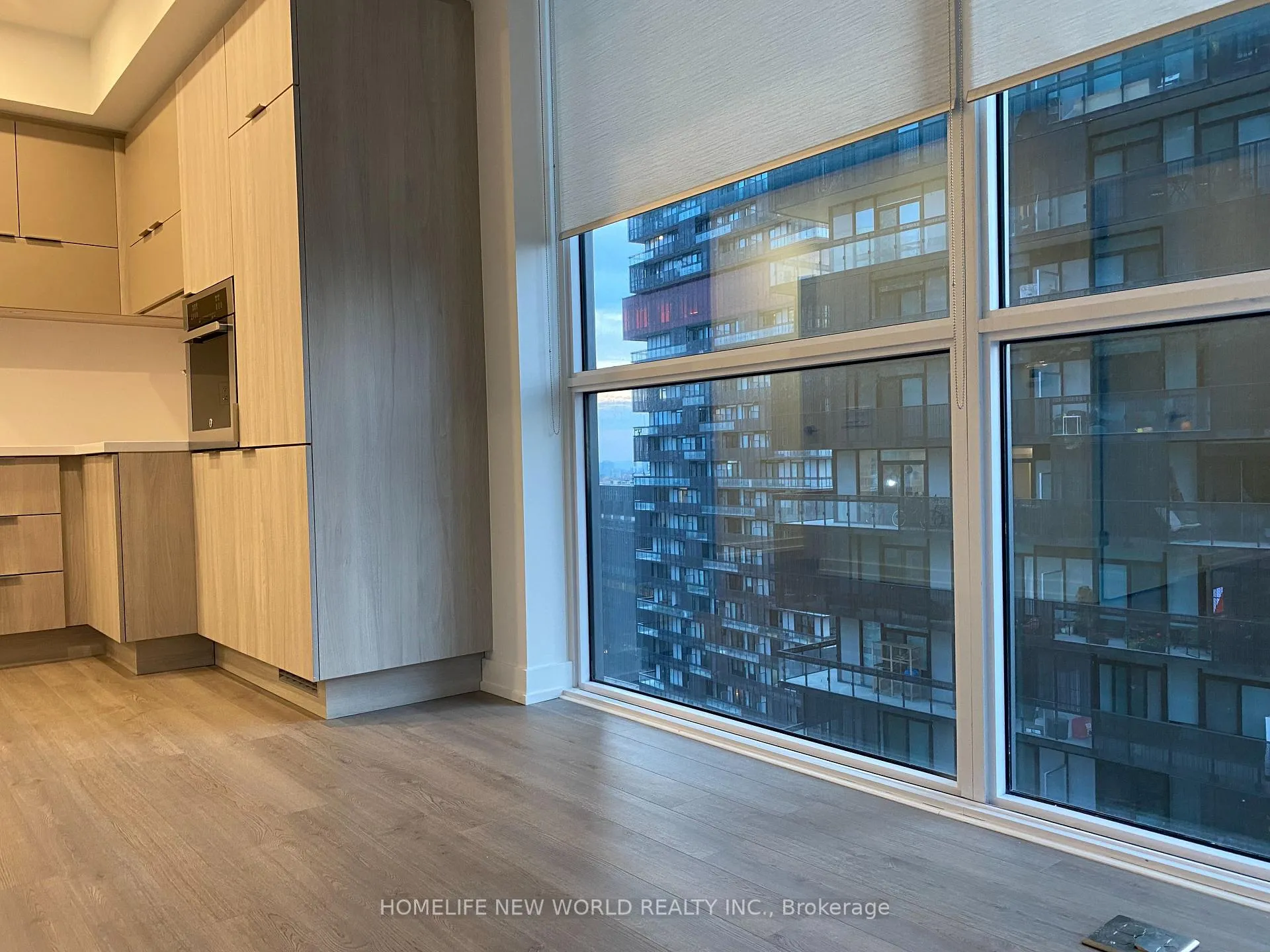 Photo 2 of Unit 2108, 39 Roehampton Avenue, Toronto, Mount Pleasant West — HOMEH