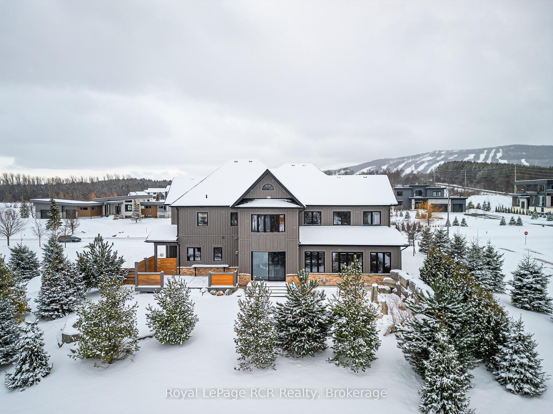 Front of 4 Meadowlark Way