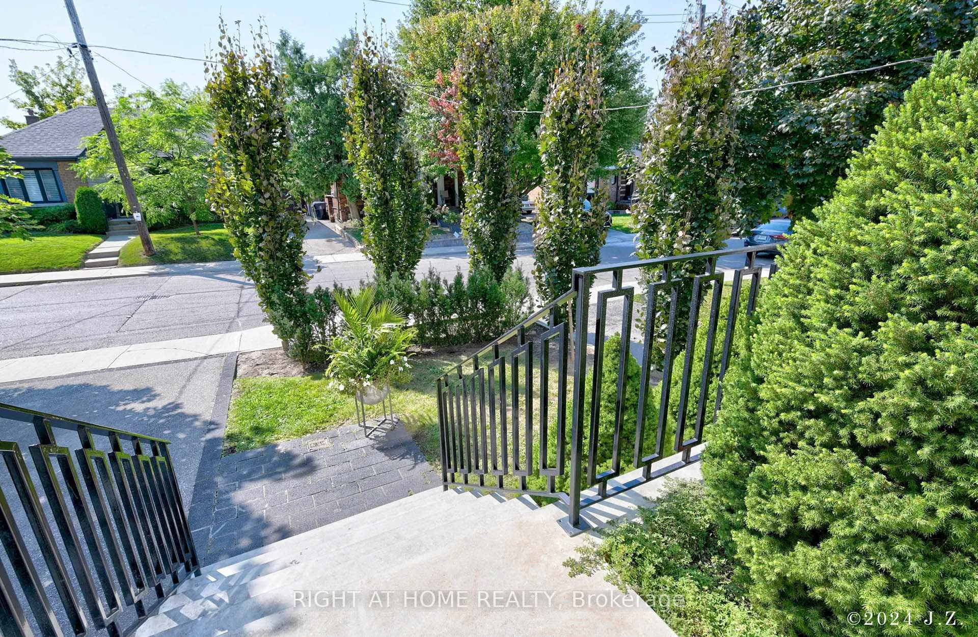 Photo 2 of 521 Atlas Avenue, Toronto, Humewood-Cedarvale — HOMEH