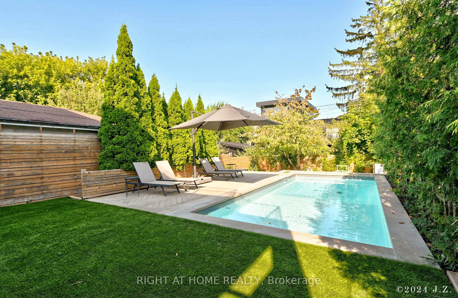 Photo 14 of 521 Atlas Avenue, Toronto, Humewood-Cedarvale — HOMEH
