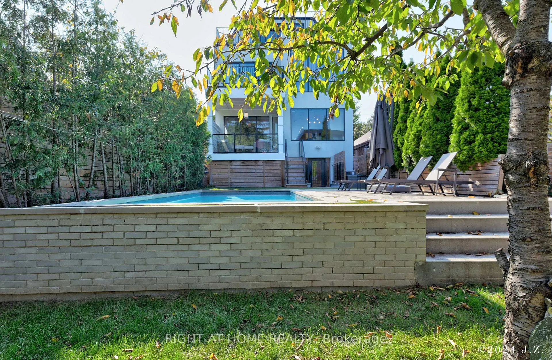 Photo 16 of 521 Atlas Avenue, Toronto, Humewood-Cedarvale — HOMEH