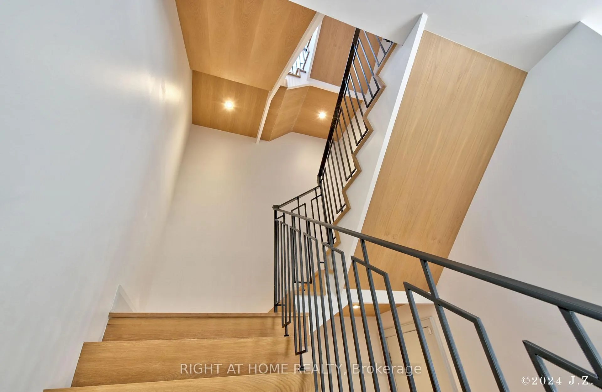 Photo 18 of 521 Atlas Avenue, Toronto, Humewood-Cedarvale — HOMEH