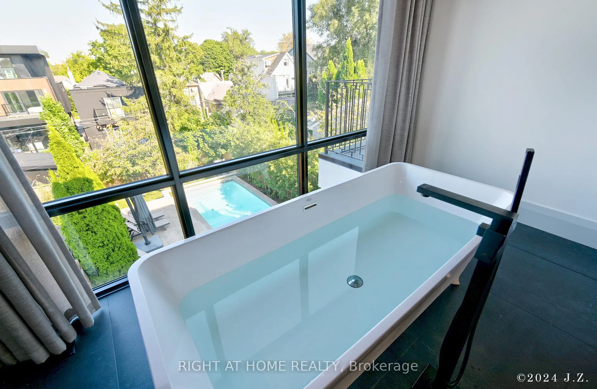 Photo 22 of 521 Atlas Avenue, Toronto, Humewood-Cedarvale — HOMEH