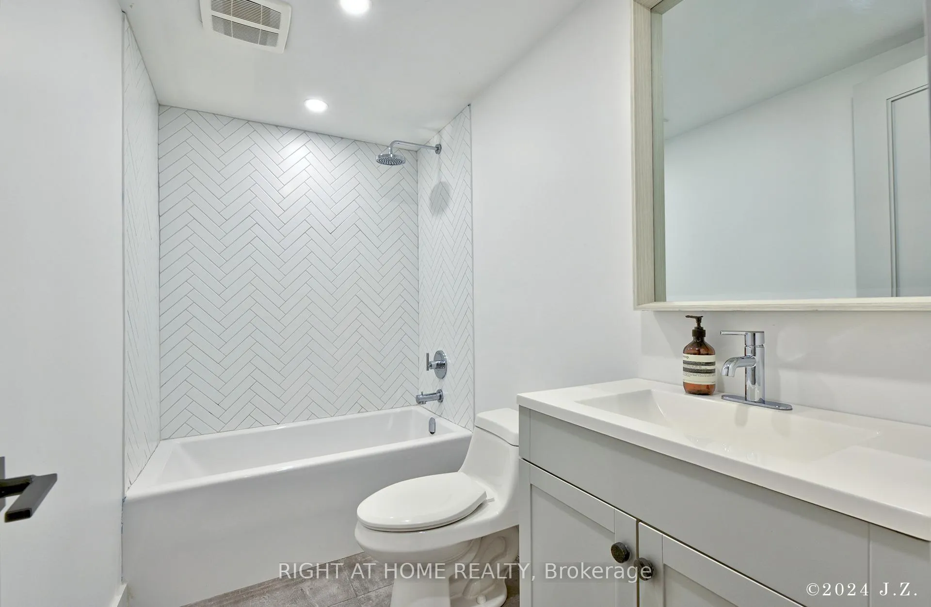 Photo 37 of 521 Atlas Avenue, Toronto, Humewood-Cedarvale — HOMEH