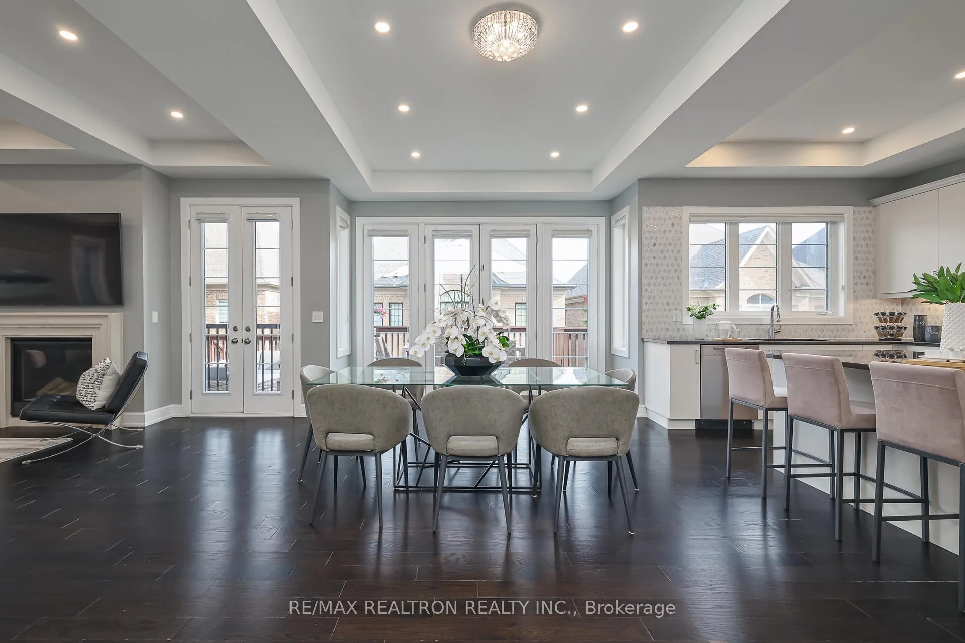 Photo 2 of 3 Redelmeier Court, Vaughan, Patterson — HOMEH